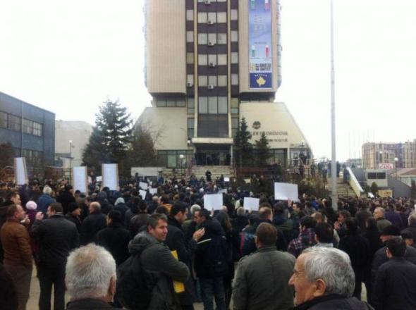 Protestat kundër çmimit të lartë të rrymës vazhdojnë çdo ditë