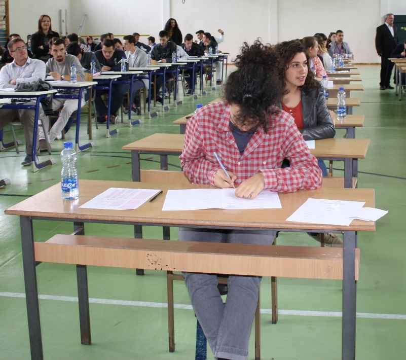 Rreth 34 mijë maturantë i janë nënshtruar Provimit të Maturës