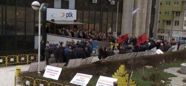 Punëtorët e PTK-së paralajmërojnë radikalizim të protestave