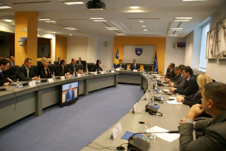 Qeveria ndan 1 milion euro për Shqipërinë dhe 500 mijë për Kosovën 