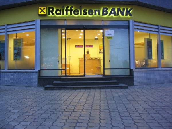 Raiffeisen Bank prezanton shërbimin e ri Premium Banking