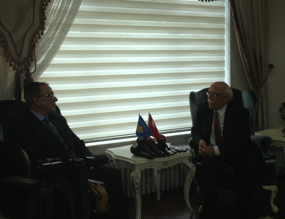 Ministri Buja takon ministrin e Arsimit Kombëtar të Turqisë