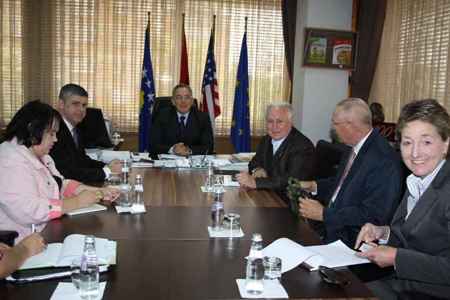 Ministri Buja priti në takim një delegacion nga shteti Iowa