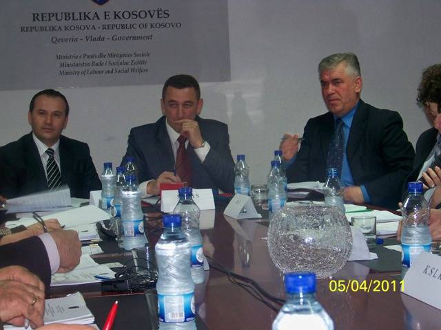 Rashiq kërkoi nga KES përcaktimin e pages minimale