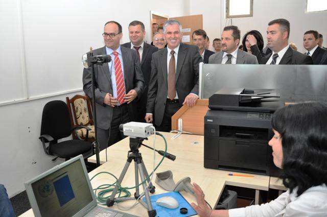 Ministri Rexhepi përuroi QKRC-në në komunën e Parteshit