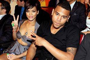 Rihanna viziton Chris Brown gjatë provave për BET Awards 