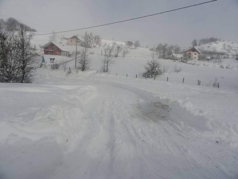 Angazhohen katër kompani për pastrimin e rrugëve në Mitrovicë 