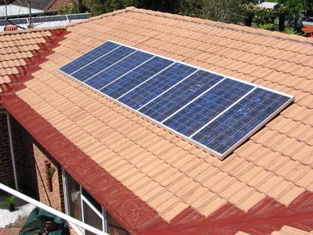 Shtohet numri i shtëpive me panelet diellore në SHBA