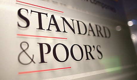 Standard & Poor’s ulë me një shkallë vlerësimin për Rusinë