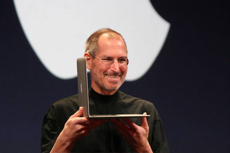 Vdes bashkëthemeluese i Apple, Steve Jobs