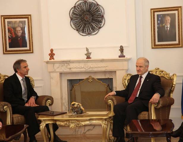 Presidenti Sejdiu priti ambasadorin Stojan Karajanov