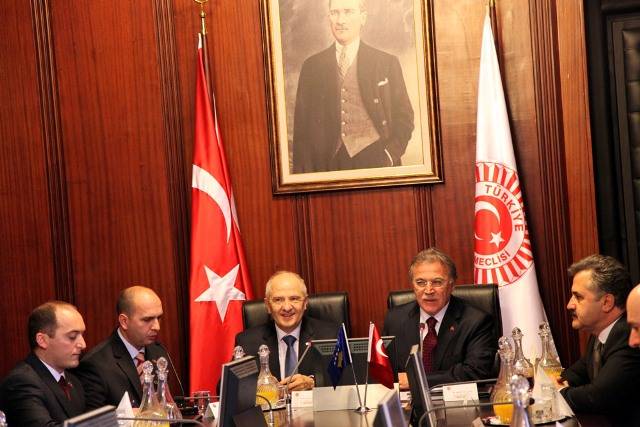 Turqia pret me nderimet më të larta shtetërore Presidentin Sejdiu