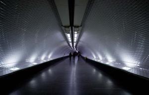 Kina fillon ndërtimin e tunelit rrugor më të lartë në botë
