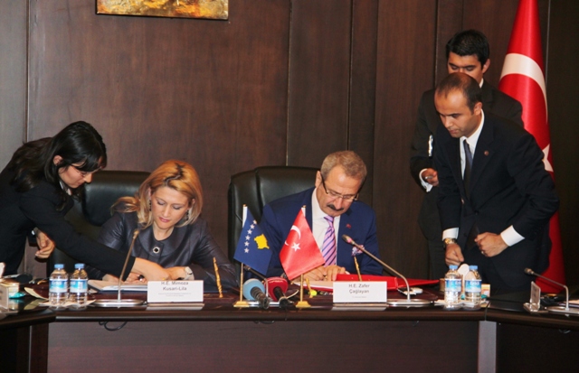 Kosova me marrëveshje për mbrojtjen e investimeve me Turqinë  