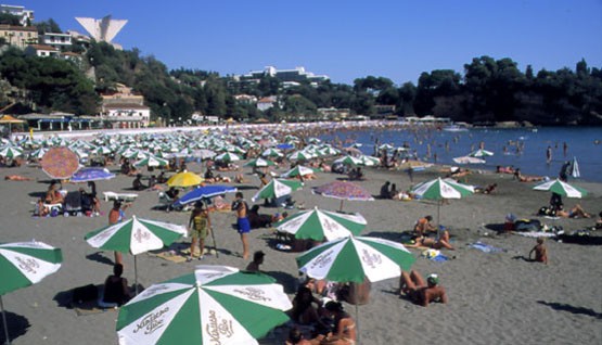 Turistët britanik në shënjestër Shqipërië e vendet ish-Jugosllave