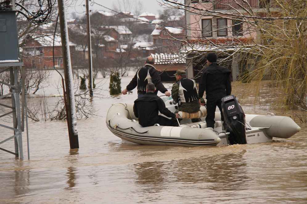 FSK ndihmon qytetarët e Klinës pas përmbytjeve 