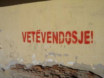 Vetëvendosje: Vendimet e Gjykatës Kushtetuese antishqiptare