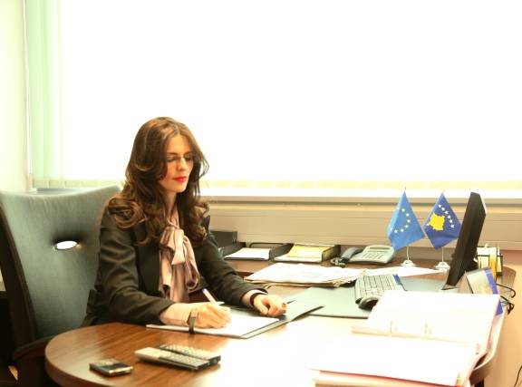 Ministrja Çitaku udhëton për në Bruksel
