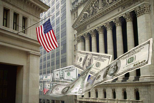 Wall Street-i ndjek bursat evropiane në rënie