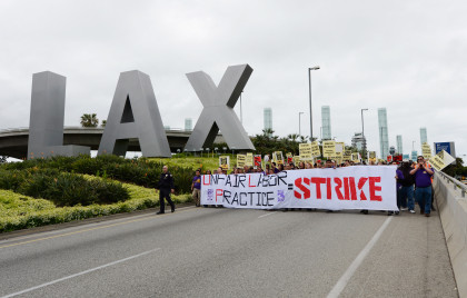 Punëtorët e aeroportit të Los Angelesit kundër uljes së pagave 