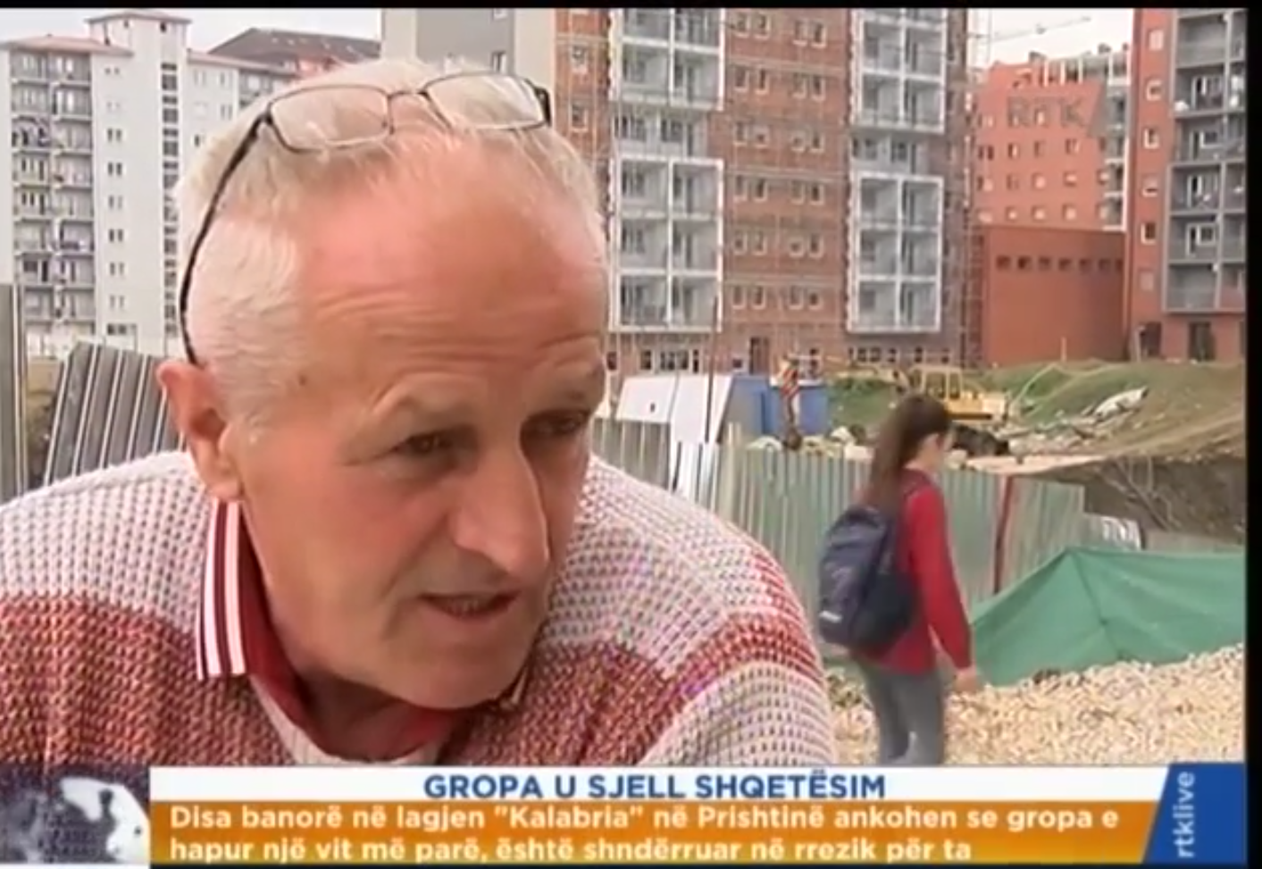 Gropa rrezikon banorët e lagjes "Kalabria"