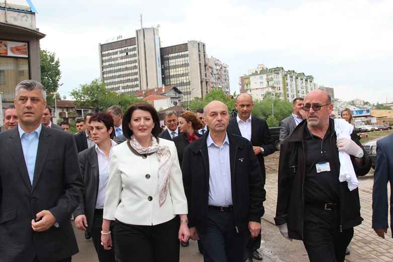 Presidentja Jahjaga në aksionin “Ta pastrojmë Kosovën”