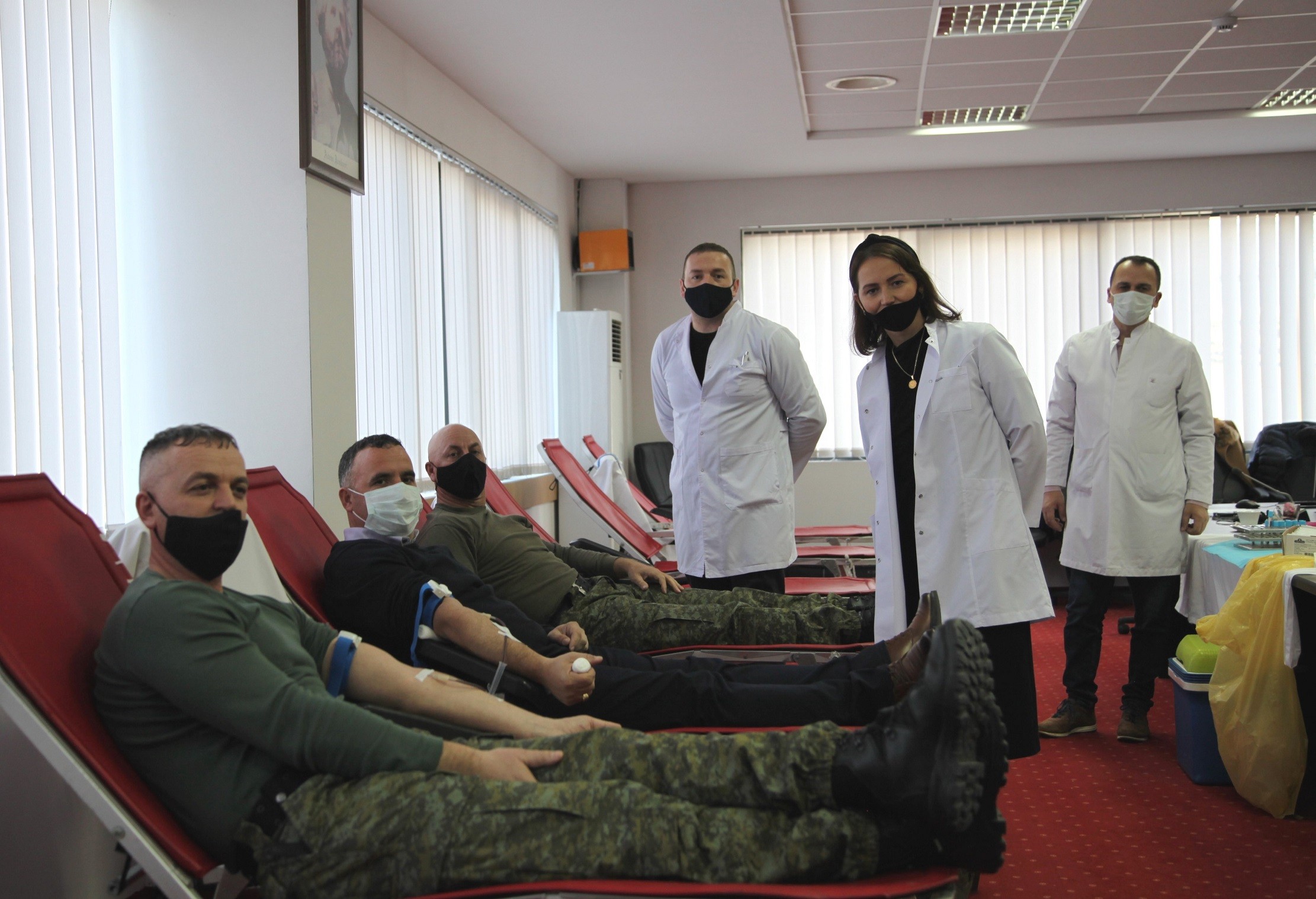 Filloi aksioni vullnetar i dhurimit të gjakut  në Ministri të Mbrojtjes dhe FSK