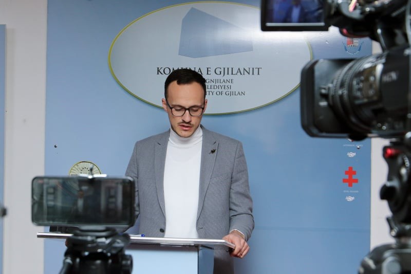 Alban Hyseni prezanton punën njëmujore të Komunës së Gjilanit