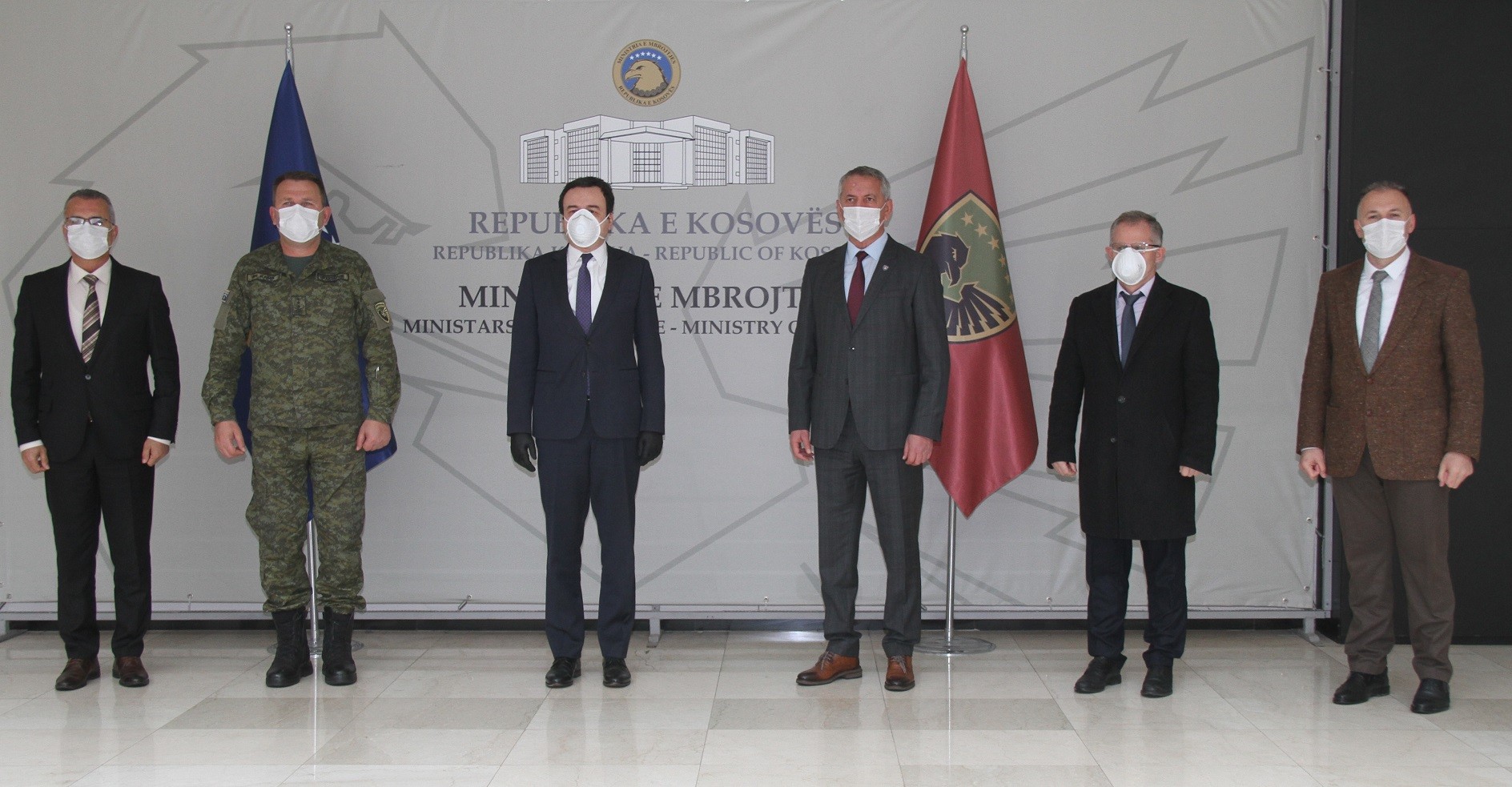 Kryeministri Kurti zotohet për përkrahje te plotë për FSK-në