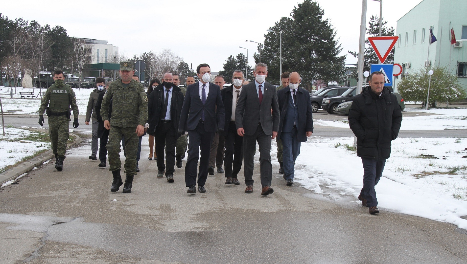 Kryeministri Kurti zotohet për përkrahje te plotë për FSK-në
