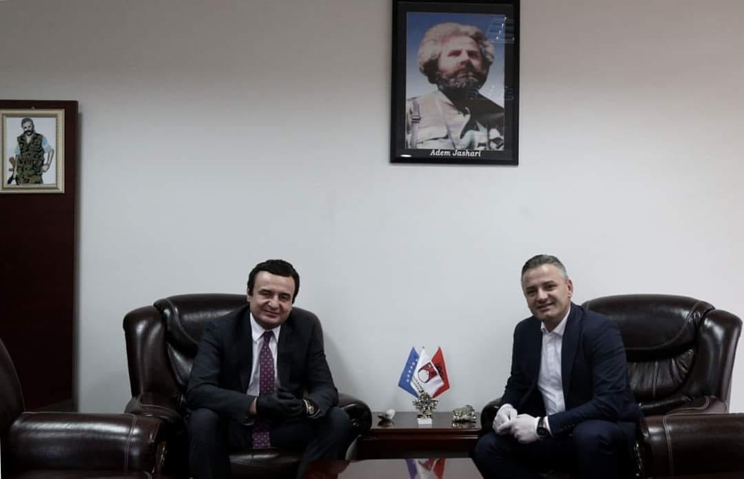 Kryeministri në detyrë Kurti vizitoi sot Komunat e Drenasit dhe Skënderajt