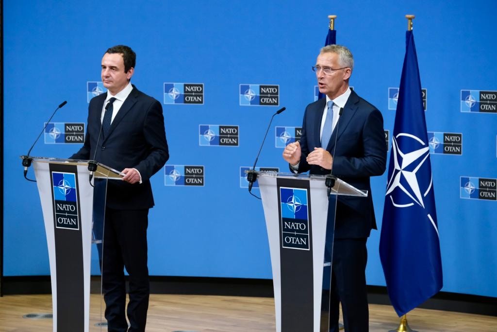 Stoltenberg: Forcat e KFOR-it mbeten syçelë përballë situatës në veri