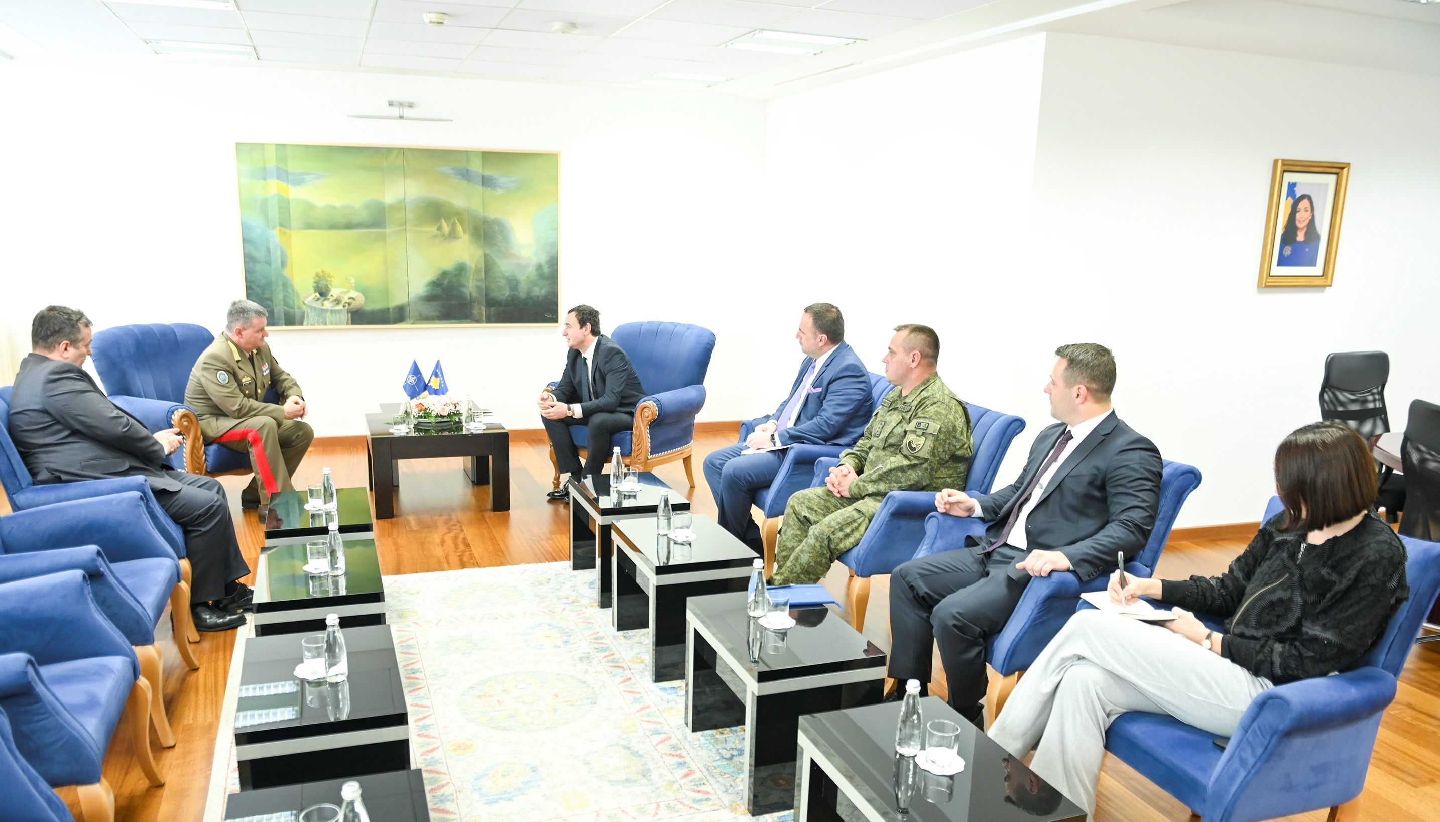 Kryeministri Kurti priti në takim lamtumirës komandantin e KFOR-it