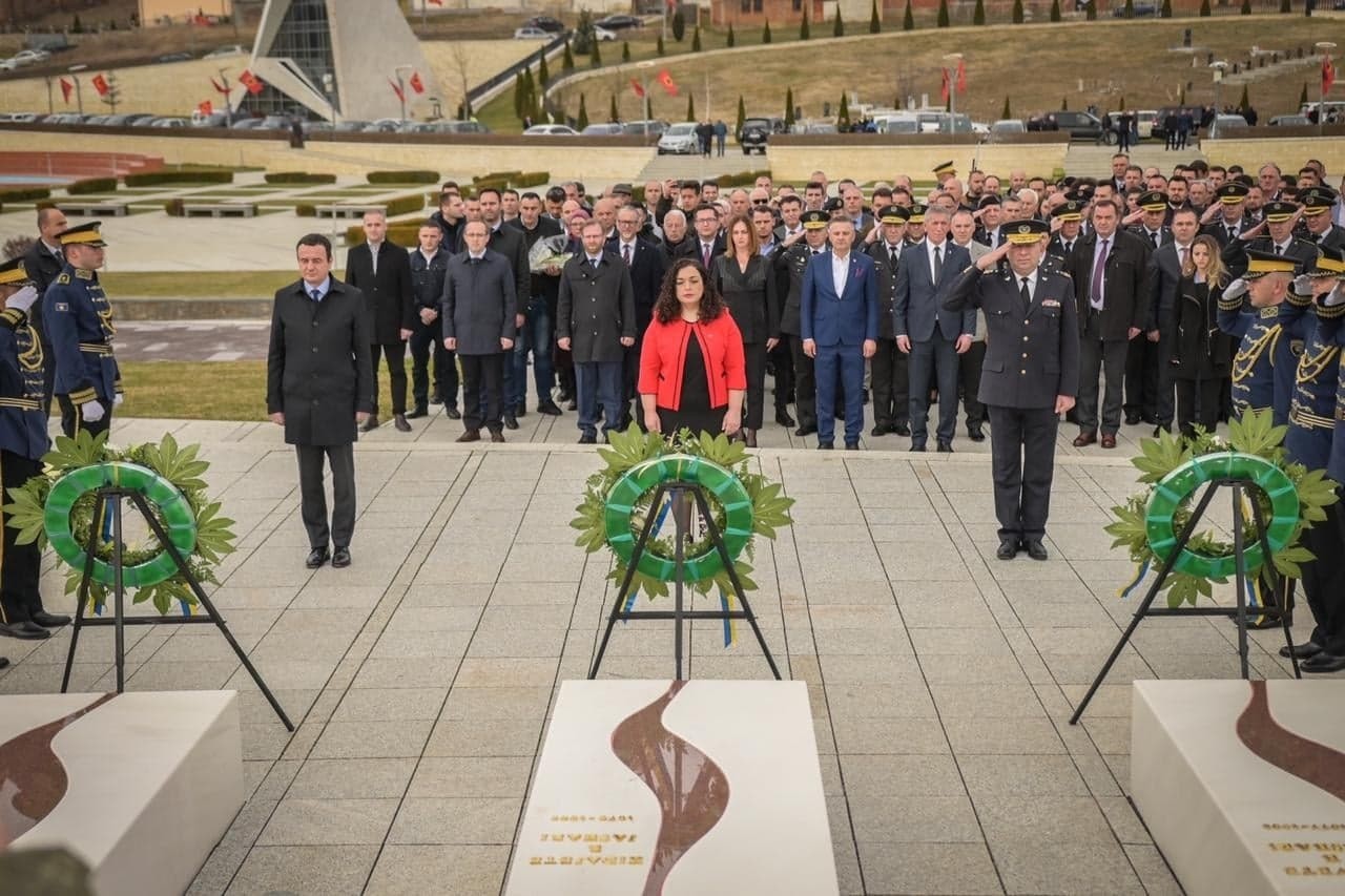 Osmani: Sakrifica e Jasharajve i ka vënë themele të forta shtetit të Kosovës