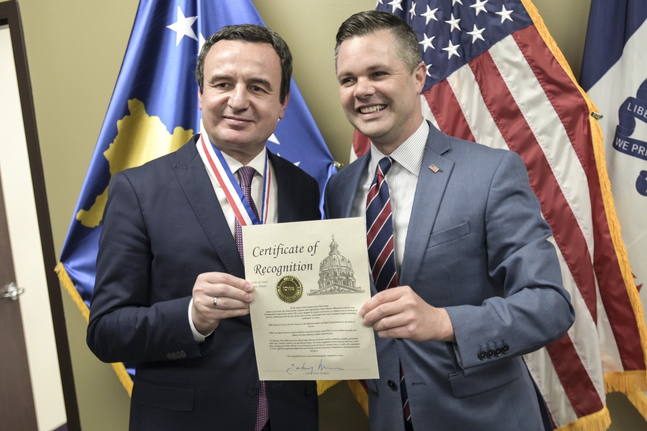 Kryeministri Kurti nderohet nga Senati i Iowa-s
