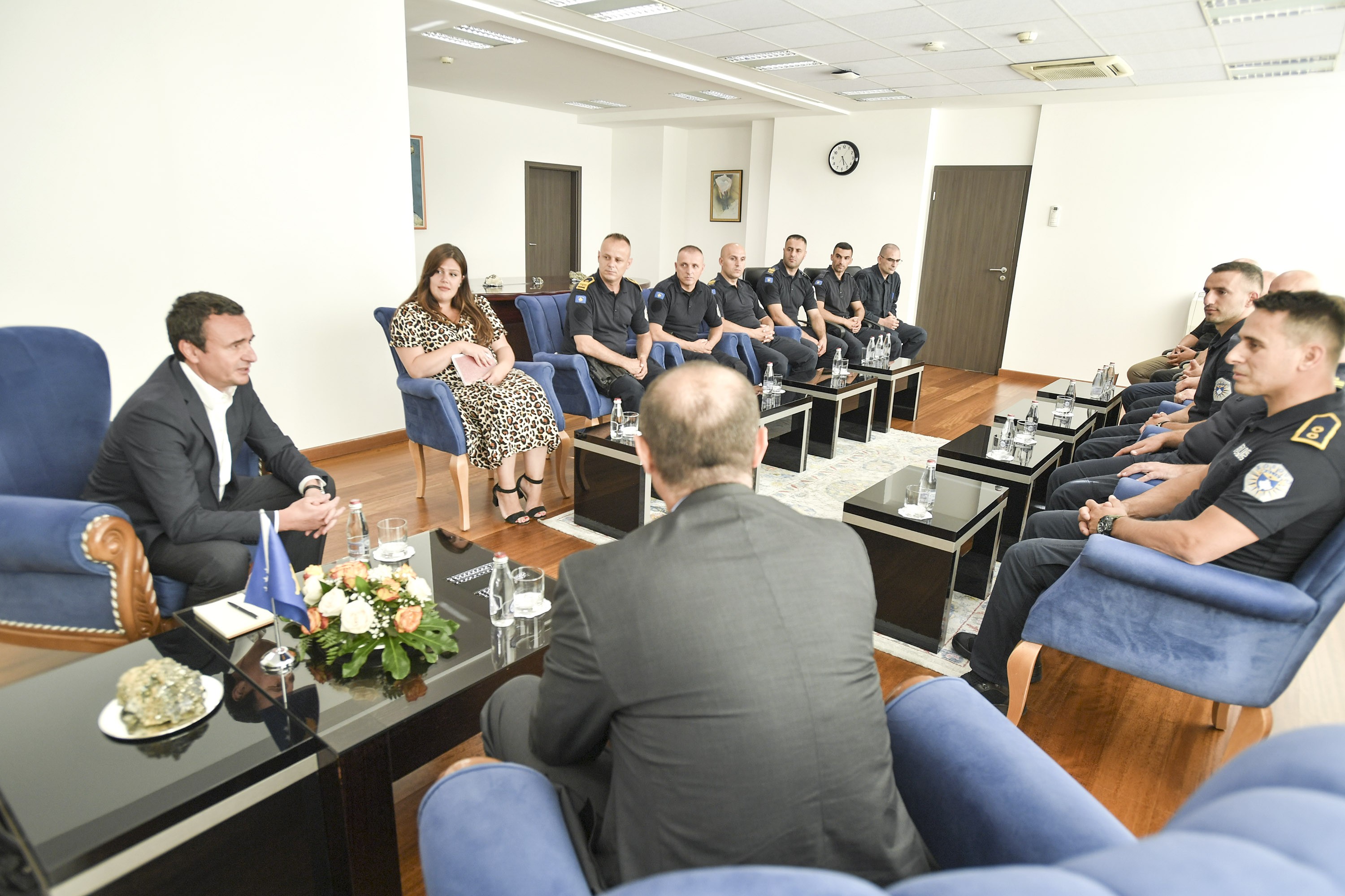 Kryeministri Kurti priti policët që morën pjesë në aksionin kundër kontrabandës 