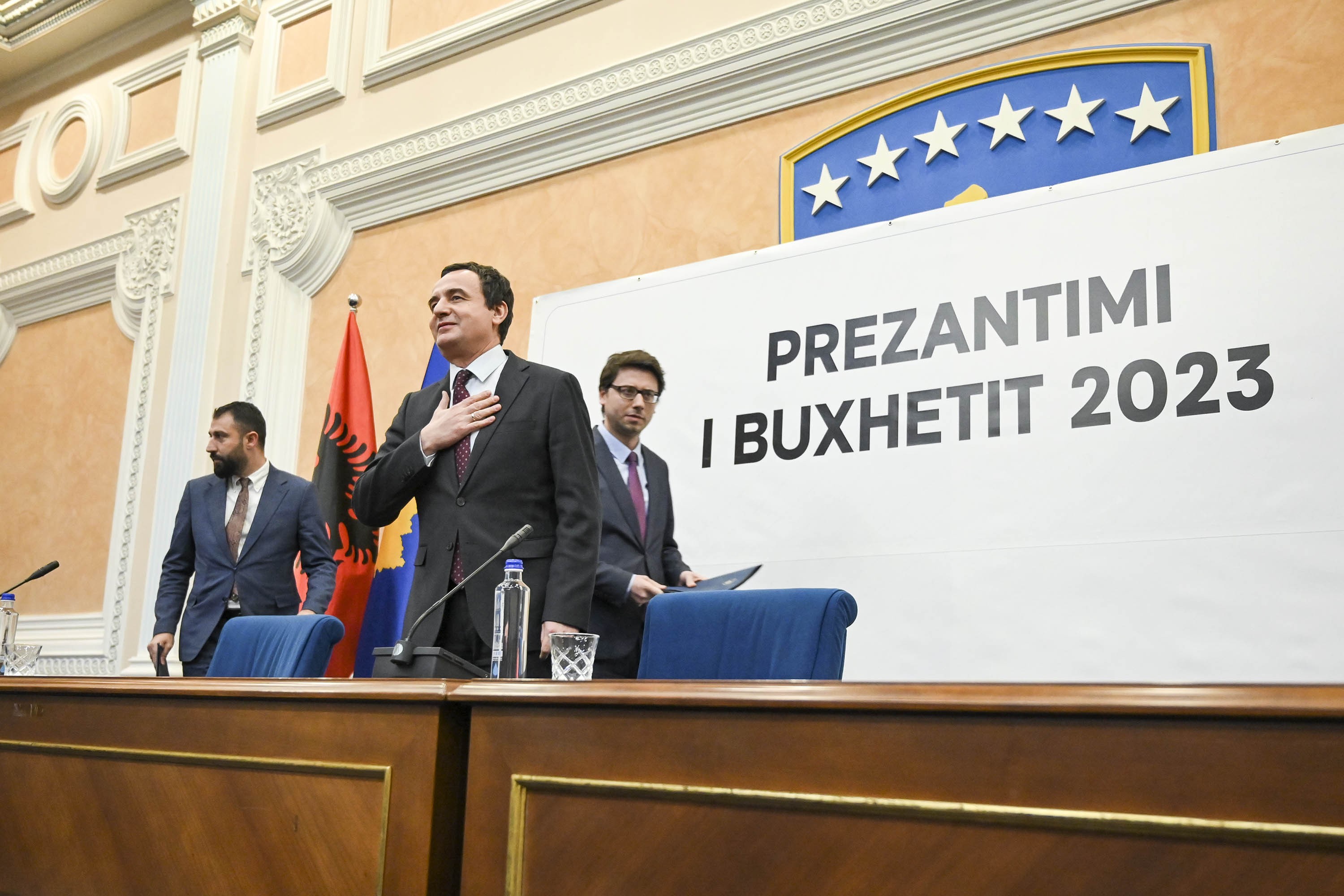 Kryeministri Kurti prezantoi buxhetin e vitit 2023 para qytetarëve të Prishtinës