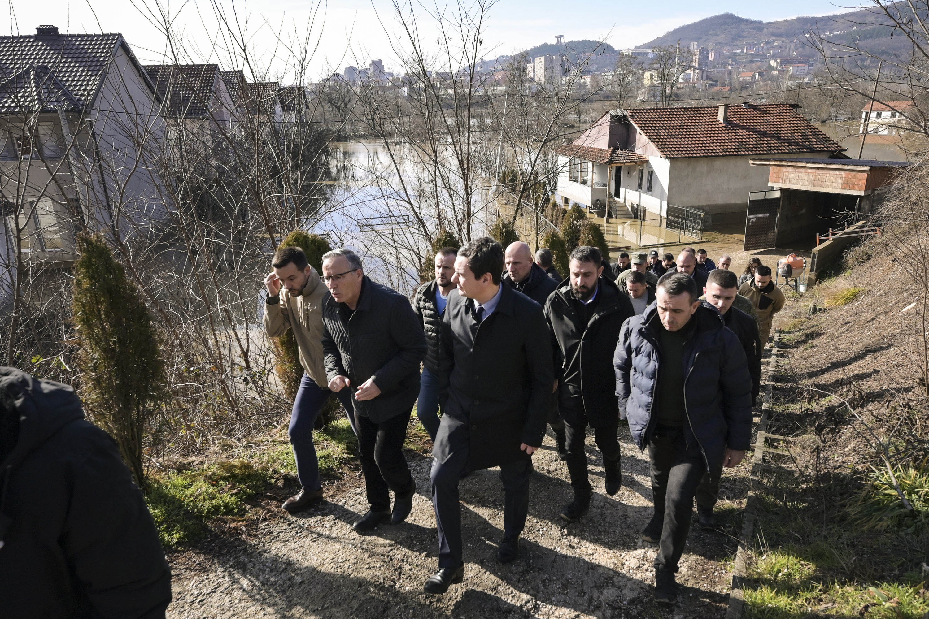 Kryeministri Kurti vizitoi Skenderajn dhe Mitrovicën