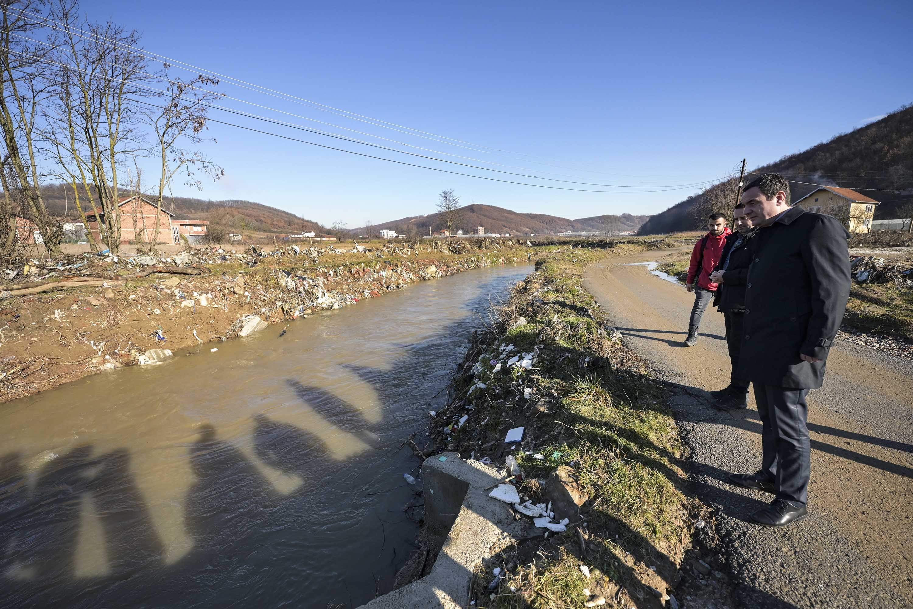 Kryeministri Kurti vizitoi Skenderajn dhe Mitrovicën