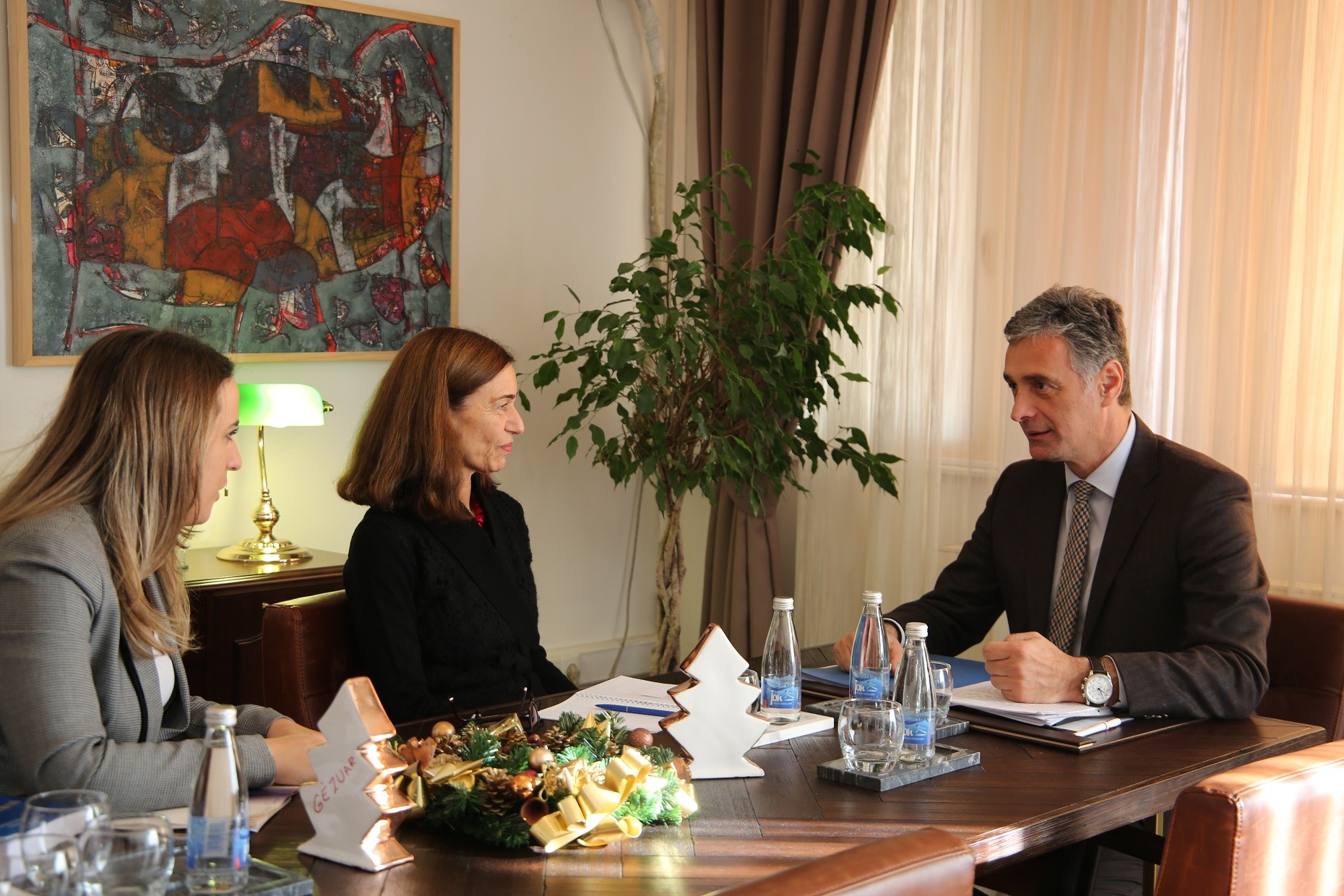 Ambasadorja Willems në mbështetje të Kryeprokurorit Lumezi