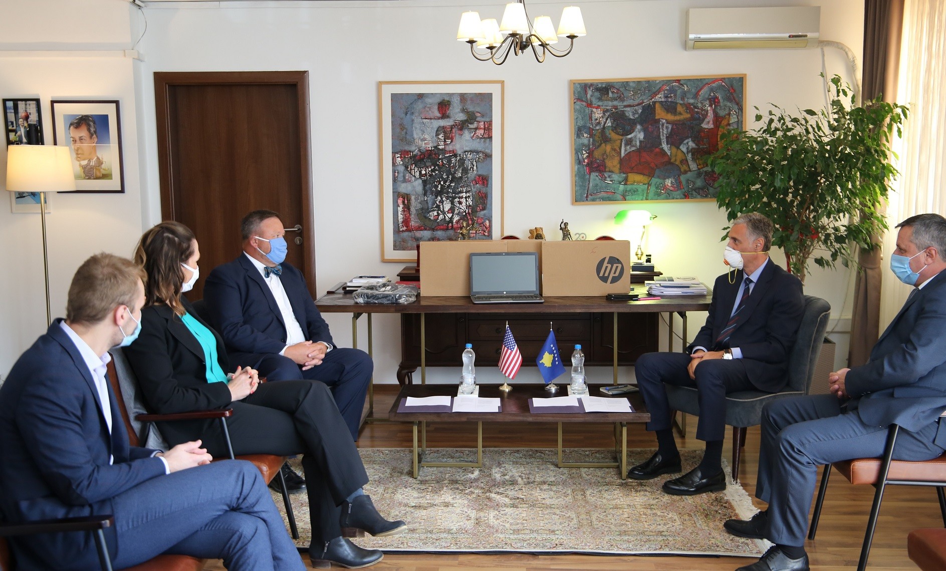 Ambasada Amerikane dhuron donacion për Zyrën e Kryeprokurorit të Shtetit