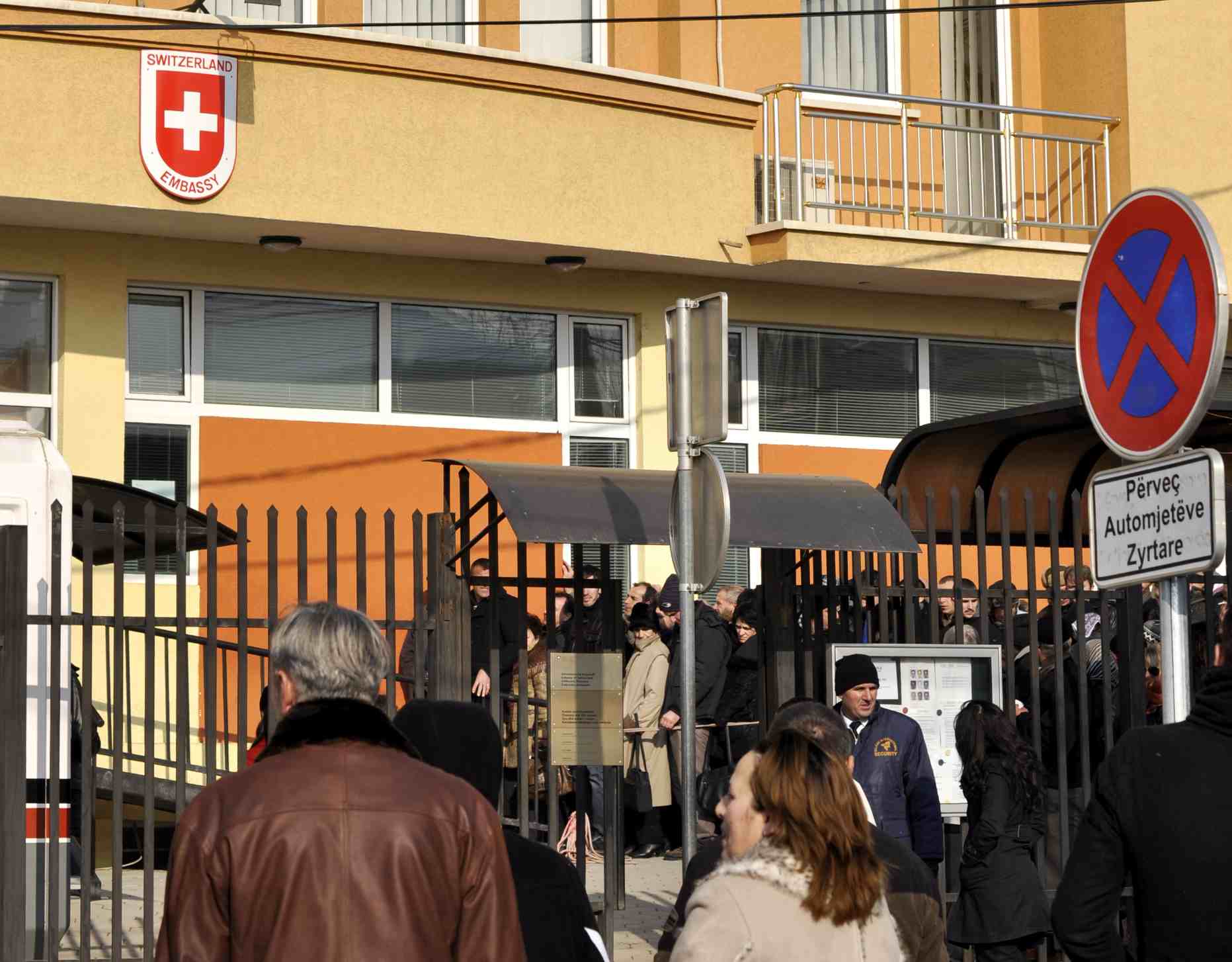 Arrestohet kërcënuesi i ambasadës së Zvicrës