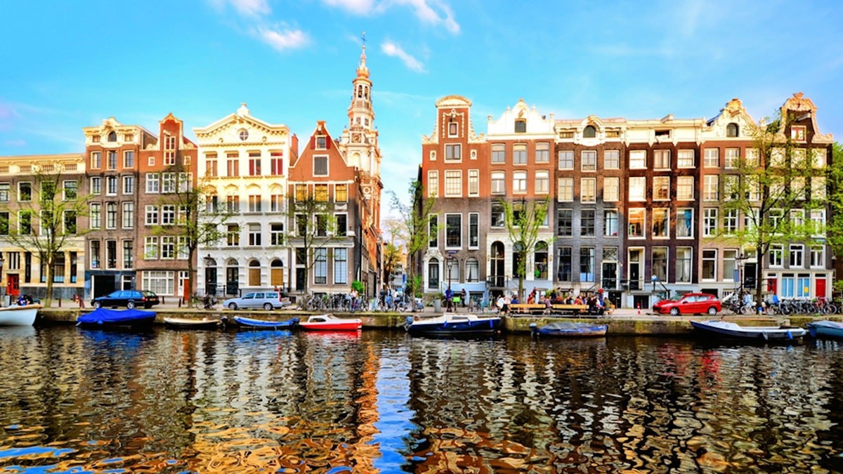 Amsterdami rrit taksat për turistët