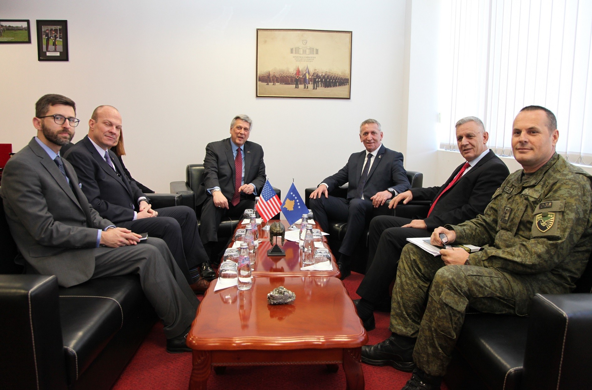 SHBA do të vazhdojë partneritetin me Ministrinë e Mbrojtjes dhe FSK-në