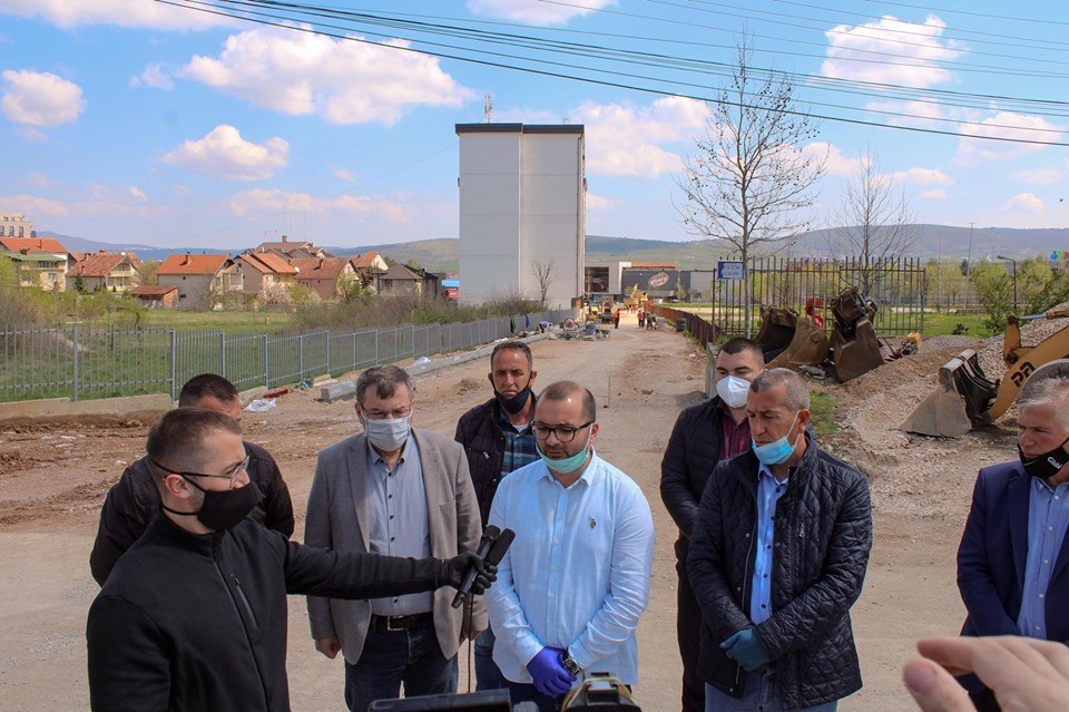 Ismajli inspekton punimet në projektin e rrugës “Skifter Arifi”