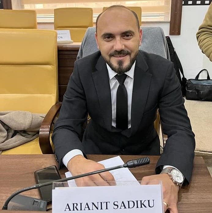 Arianit Sadiku zgjidhet kryesues i Kuvendit Komunal në Gjilan