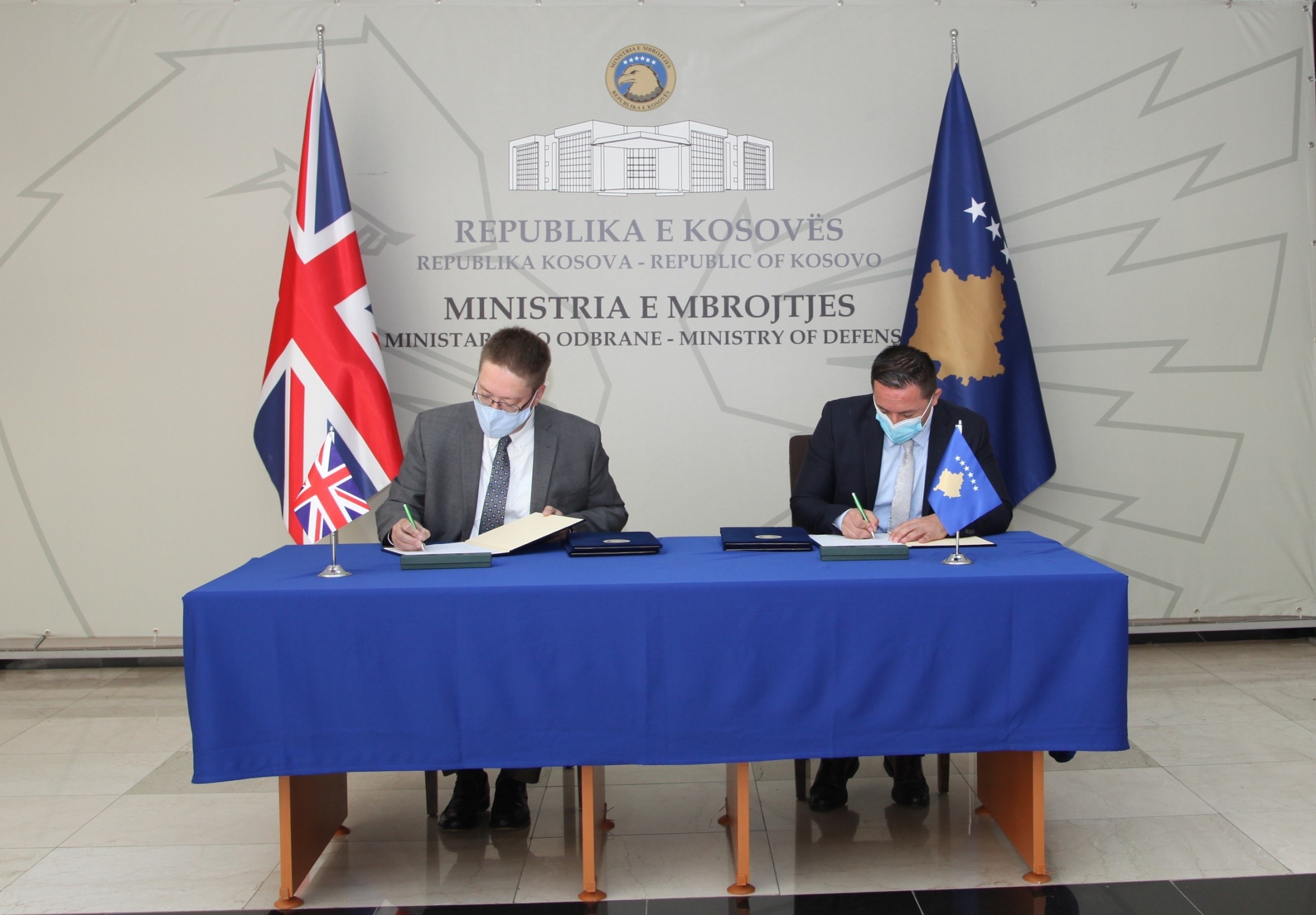 Kosova dhe Britania nënshkruan Memorandumi në fushën e Mbrojtjes