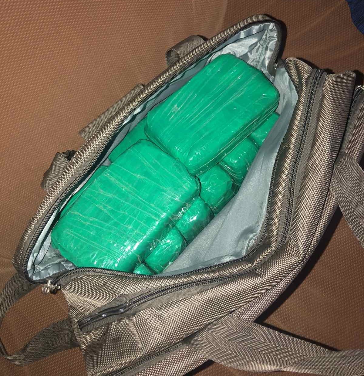 Policia arreston dy persona për shitje të substancave narkotike psikotrope
