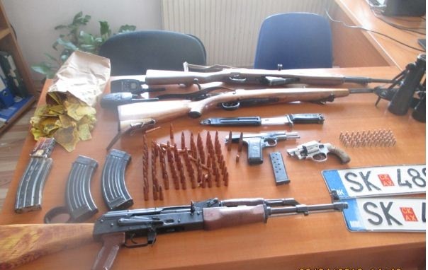 Prokuroria e Prizrenit sekuestron arsenal armësh