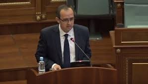 Kryeministri Hoti sot në interpelancë lidhur me dialogun Kosovë - Serbi